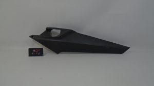 BAJO ASIENTO IZQUIERDO SYM JOYMAX GTS 300